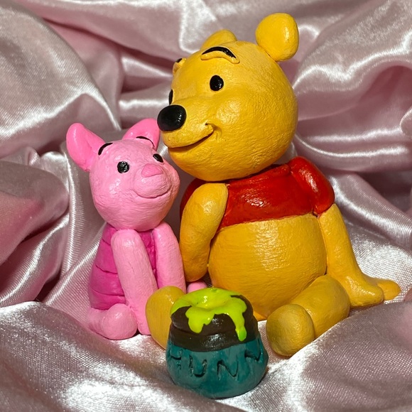 Winnie the Pooh, Piglet, and Hunny pot - Picture 2 of 2